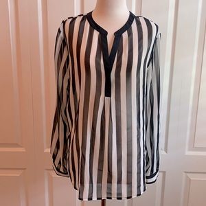 Ellen Tracy Women’s Blouse, Size Large,Navy/White.